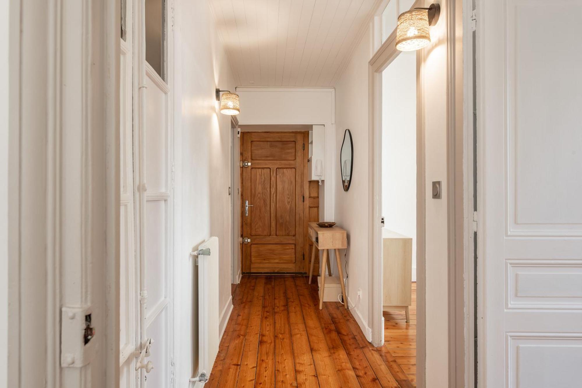 Appartement Spacieux Et Chaleureux Coeur De Ville Chambery Ngoại thất bức ảnh