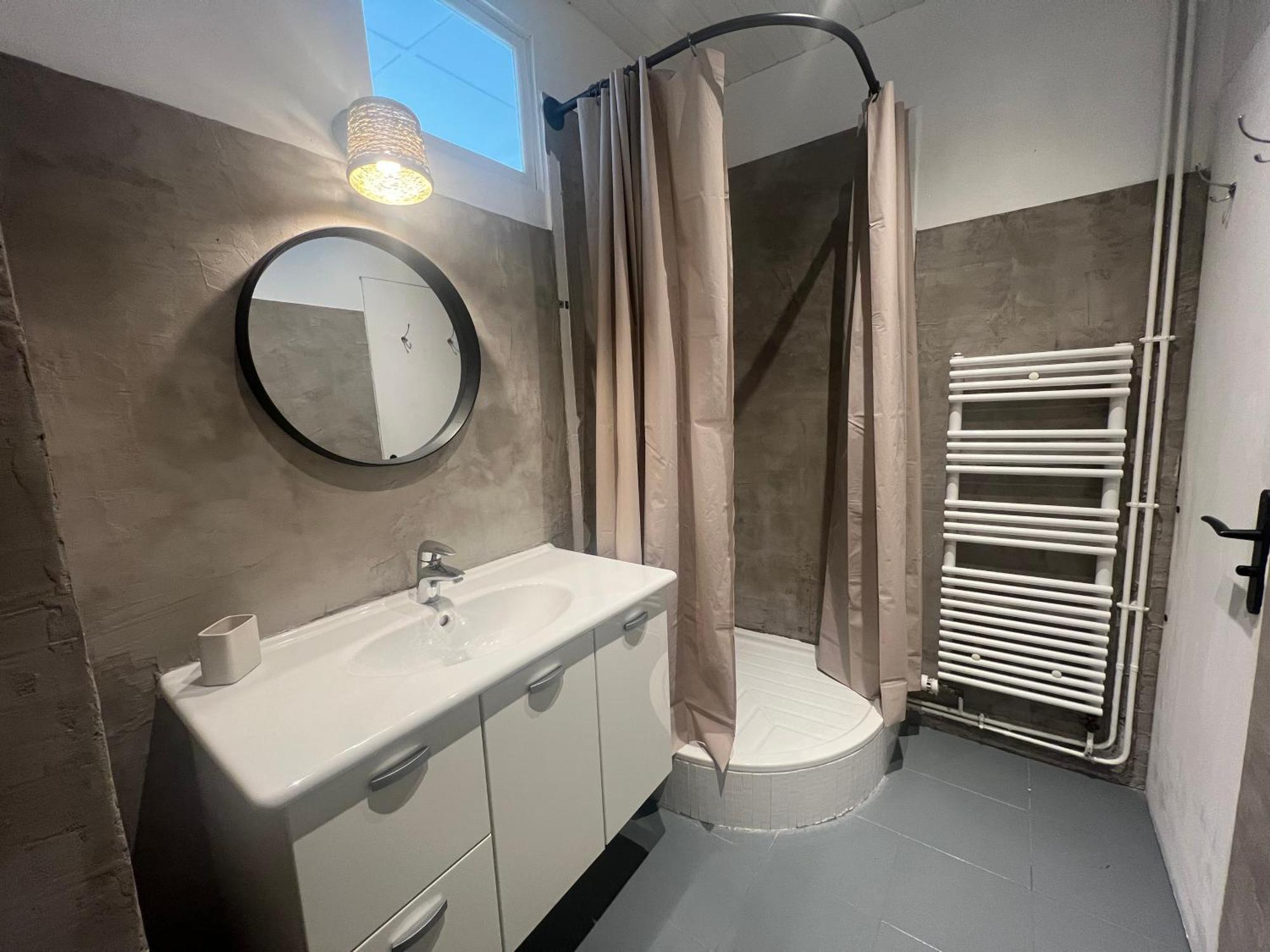 Appartement Spacieux Et Chaleureux Coeur De Ville Chambery Ngoại thất bức ảnh